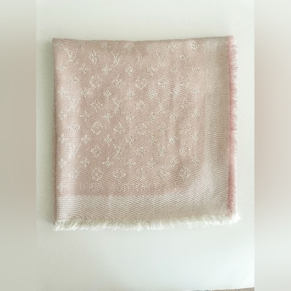 NWT LOUIS VUITTON Monogram Denim Classic Shawl Rose - Picture 8 of 9